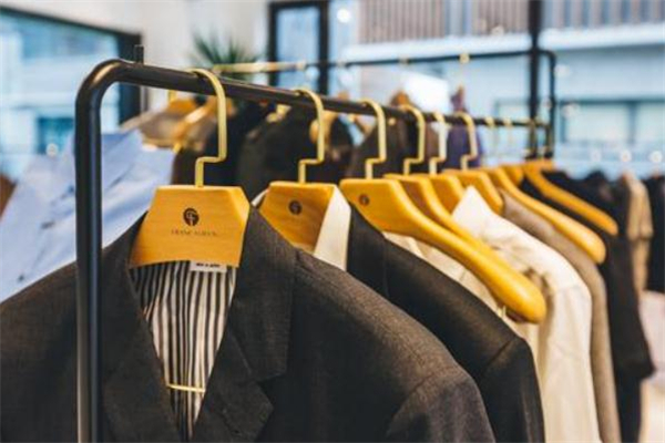 聚酯纖維衣服可以燙嗎 聚酯纖維衣服能暴曬嗎 聚酯纖維衣服可以燙嗎 聚酯纖維衣服能暴曬嗎