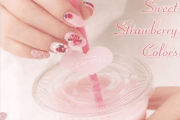 抖音最火的美甲 今年最流行的美甲圖片 抖音最火的美甲 今年最流行的美甲圖片