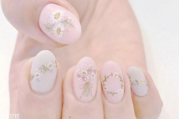 抖音最火的美甲 今年最流行的美甲圖片 抖音最火的美甲 今年最流行的美甲圖片