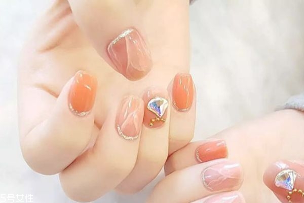 抖音最火的美甲 今年最流行的美甲圖片 抖音最火的美甲 今年最流行的美甲圖片