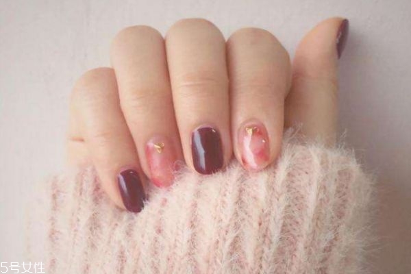 夏季暈染美甲教程 暈染漸變美甲教程步驟 夏季暈染美甲教程 暈染漸變美甲教程步驟
