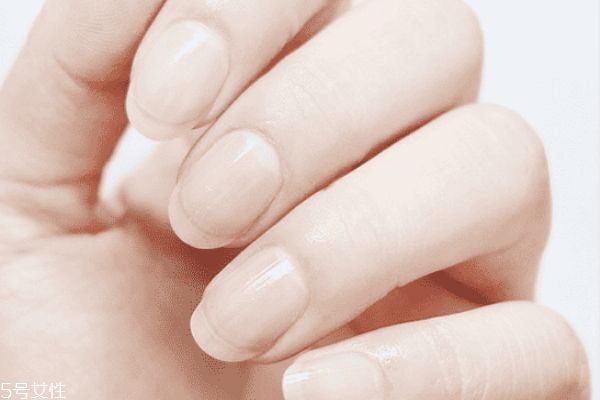 夏季暈染美甲教程 暈染漸變美甲教程步驟 夏季暈染美甲教程 暈染漸變美甲教程步驟