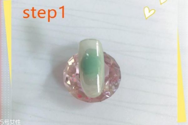 美甲暈染的暈染手法 暈染美甲步驟