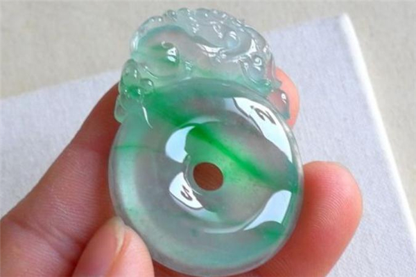 金絲種翡翠價格 金絲種翡翠值錢嗎 金絲種翡翠價格 金絲種翡翠值錢嗎