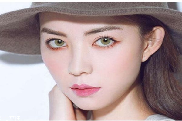 美瞳戴上為什么會眼睛疼呢 美瞳的材料一般是什么呢 美瞳戴上為什么會眼睛疼呢 美瞳的材料一般是什么呢