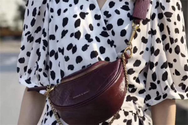 小ck腰包哪個顏色好看 小ck腰包有幾種顏色 小ck腰包哪個顏色好看 小ck腰包有幾種顏色