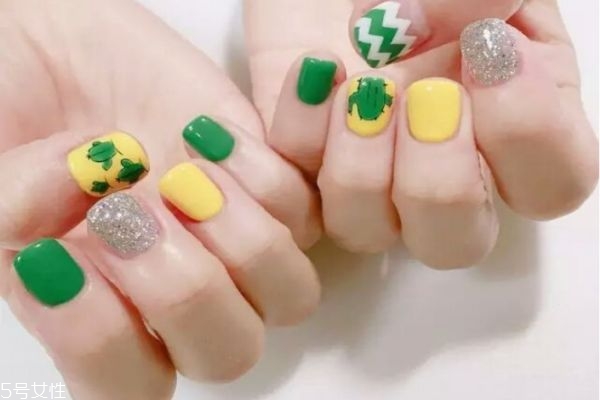 夏季做什么顏色的美甲好看 法式美甲哪種顏色適合夏天 夏季做什么顏色的美甲好看 法式美甲哪種顏色適合夏天