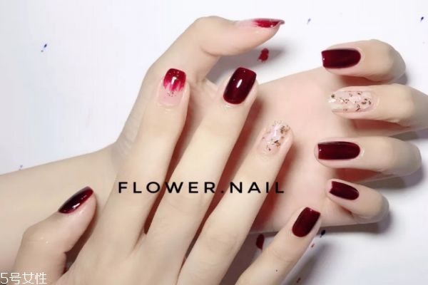 做水晶甲有什么危害 第一次做美甲注意什么 做水晶甲有什么危害 第一次做美甲注意什么