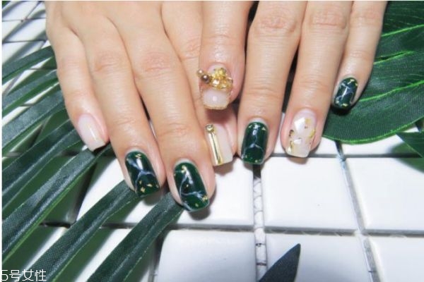 經(jīng)常做美甲有什么危害 經(jīng)常美甲會怎樣 經(jīng)常做美甲有什么危害 經(jīng)常美甲會怎樣