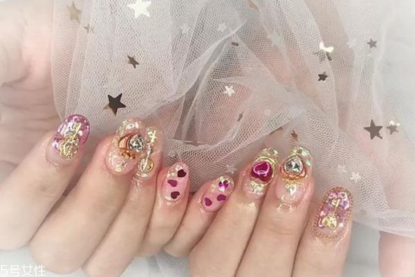 做一次美甲多少錢(qián) 做美甲光療膠和芭比膠怎么選