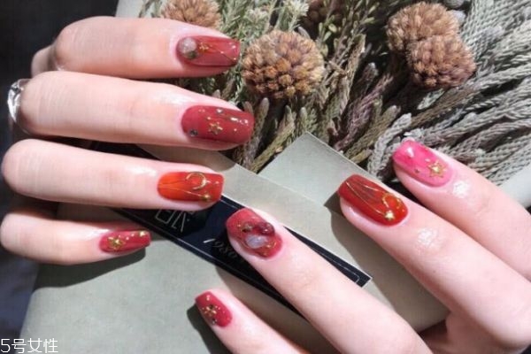 做一次美甲多少錢(qián) 做美甲光療膠和芭比膠怎么選