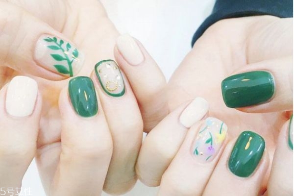 夏季做什么顏色的美甲好看 法式美甲哪種顏色適合夏天 夏季做什么顏色的美甲好看 法式美甲哪種顏色適合夏天