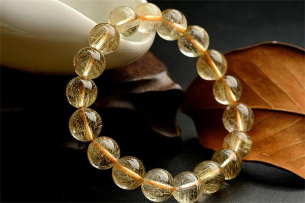 黃發(fā)晶適合什么人戴 什么人不適合戴黃發(fā)晶 黃發(fā)晶適合什么人戴 什么人不適合戴黃發(fā)晶