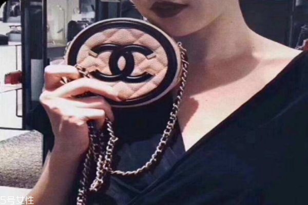 香奈兒是一個(gè)怎么樣的品牌呢 香奈兒是哪個(gè)國(guó)家的品牌呢 香奈兒是一個(gè)怎么樣的品牌呢 香奈兒是哪個(gè)國(guó)家的品牌呢