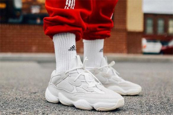 椰子500骨白真假對比 yeezy500骨白真假鑒定 椰子500骨白真假對比 yeezy500骨白真假鑒定