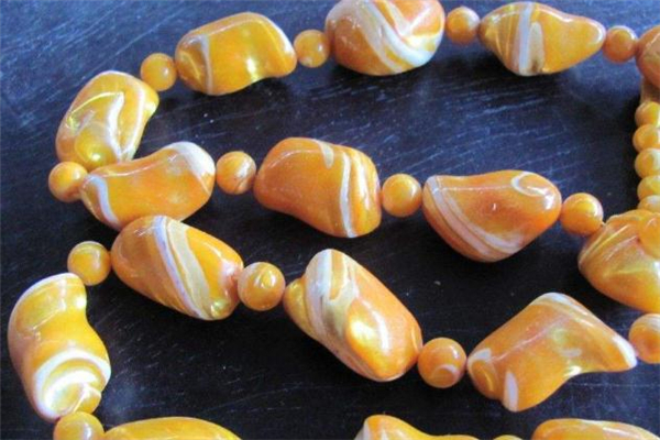 金絲硨磲好還是白硨磲好 金絲硨磲和白硨磲的區(qū)別 金絲硨磲好還是白硨磲好 金絲硨磲和白硨磲的區(qū)別