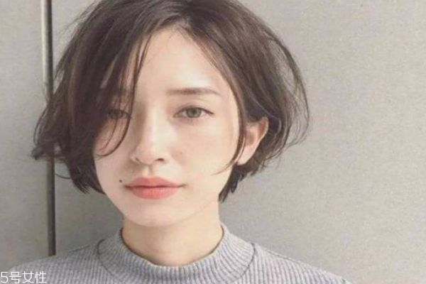 秋天怎么保養(yǎng)頭發(fā) 如何正確護(hù)理頭發(fā) 秋天怎么保養(yǎng)頭發(fā) 如何正確護(hù)理頭發(fā)