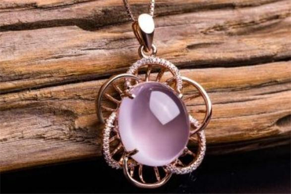 芙蓉石可以戴著睡覺嗎 芙蓉石睡覺的時(shí)候放在哪里 芙蓉石可以戴著睡覺嗎 芙蓉石睡覺的時(shí)候放在哪里