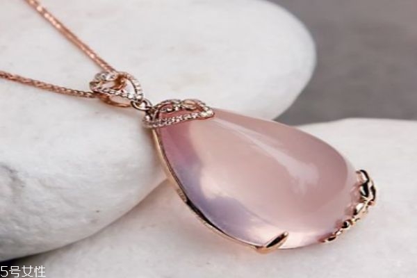 什么是芙蓉石呢 芙蓉石有什么作用呢 什么是芙蓉石呢 芙蓉石有什么作用呢