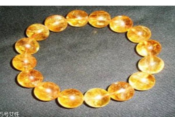 如何挑選黃發(fā)晶呢 黃發(fā)晶有什么寓意呢 如何挑選黃發(fā)晶呢 黃發(fā)晶有什么寓意呢