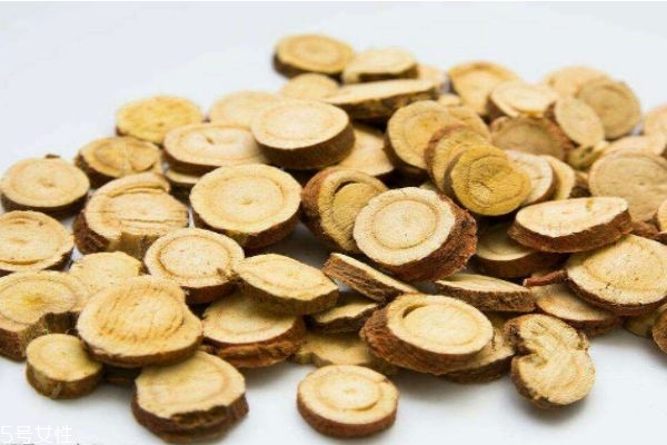 什么是山甘草呢 山甘草有什么作用呢 什么是山甘草呢 山甘草有什么作用呢