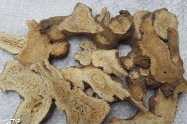 白術(shù)有什么價(jià)值呢 吃白術(shù)有什么好處呢 白術(shù)有什么價(jià)值呢 吃白術(shù)有什么好處呢