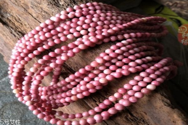 薔薇輝石有什么作用呢 薔薇輝石的主要成分是什么呢 薔薇輝石有什么作用呢 薔薇輝石的主要成分是什么呢