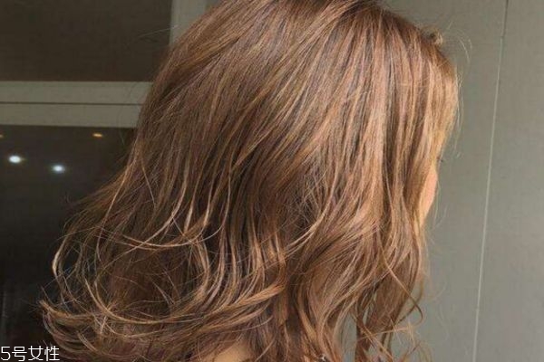 2019染什么顏色顯皮膚白 2019流行染什么顏色 2019染什么顏色顯皮膚白 2019流行染什么顏色