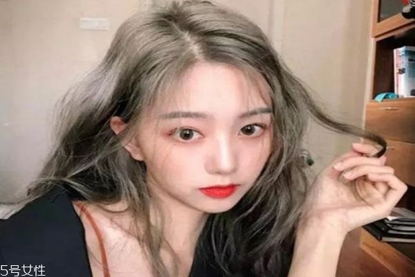 2019染什么顏色顯皮膚白 2019流行染什么顏色 2019染什么顏色顯皮膚白 2019流行染什么顏色