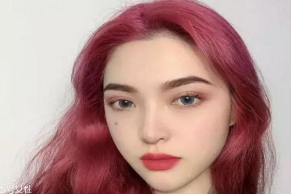 2019染什么顏色顯皮膚白 2019流行染什么顏色 2019染什么顏色顯皮膚白 2019流行染什么顏色