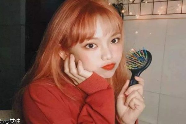 臟橘色發(fā)色適合冬天嗎 臟橘色適合素顏嗎 臟橘色發(fā)色適合冬天嗎 臟橘色適合素顏嗎