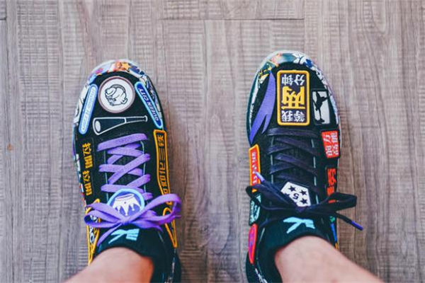 安踏kt4暗號(hào)開箱測(cè)評(píng) kt4暗號(hào)怎么貼好看 安踏kt4暗號(hào)開箱測(cè)評(píng) kt4暗號(hào)怎么貼好看