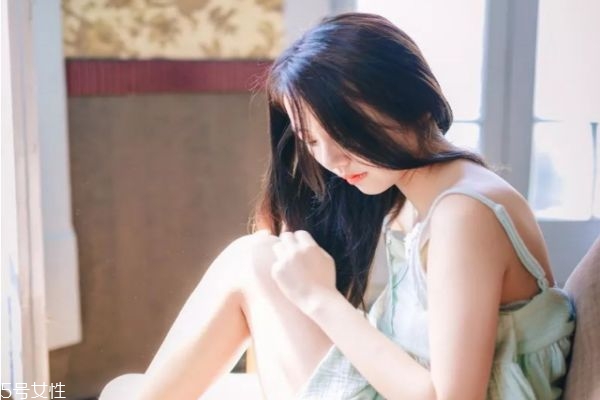 男生追女生追多久女生才會同意 正常追一個女生要多久 男生追女生追多久女生才會同意 正常追一個女生要多久