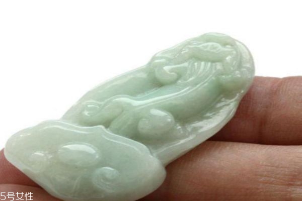 什么是老坑玉呢 老坑玉有什么價(jià)值呢 什么是老坑玉呢 老坑玉有什么價(jià)值呢