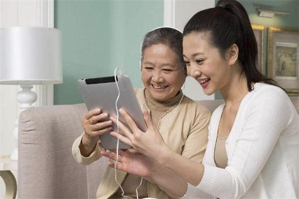 婚后怎么討好婆婆 婆媳關(guān)系緊張?jiān)趺刺幚? alt=