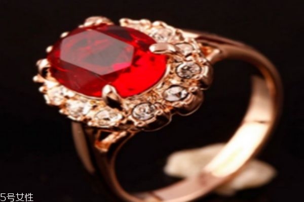 什么是紅水晶呢 紅水晶有什么作用呢 什么是紅水晶呢 紅水晶有什么作用呢