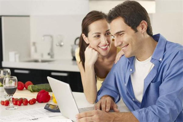 怎樣讓老公越來(lái)越愛(ài)自己 婚姻保鮮秘訣 怎樣讓老公越來(lái)越愛(ài)自己 婚姻保鮮秘訣