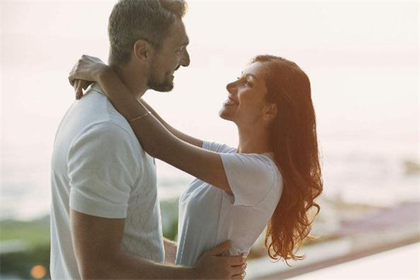 怎樣讓老公越來(lái)越愛(ài)自己 婚姻保鮮秘訣 怎樣讓老公越來(lái)越愛(ài)自己 婚姻保鮮秘訣