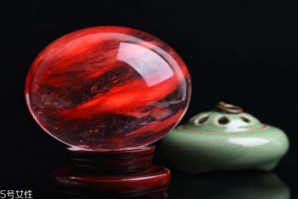 紅水晶應(yīng)該怎么保養(yǎng)呢 紅水晶應(yīng)該怎么戴呢 紅水晶應(yīng)該怎么保養(yǎng)呢 紅水晶應(yīng)該怎么戴呢