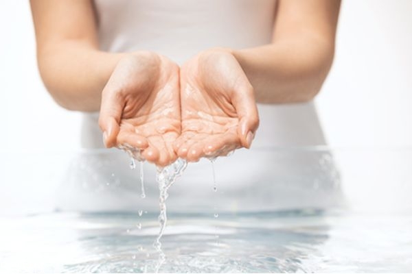 干皮變油皮怎么回事 干皮變油皮的原因及解決方法 干皮變油皮怎么回事 干皮變油皮的原因及解決方法