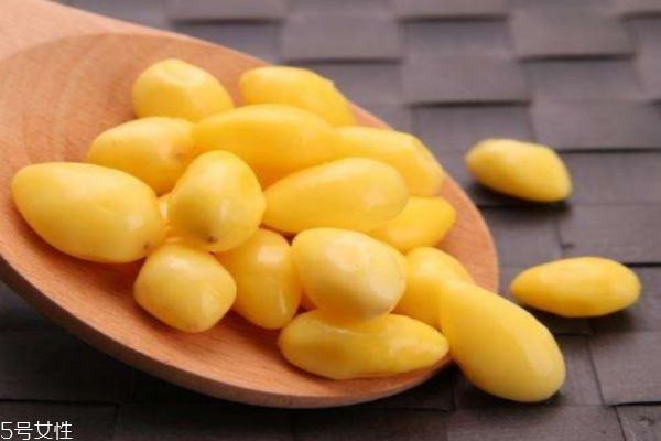 什么是銀杏呢 銀杏有什么營養(yǎng)價(jià)值呢 什么是銀杏呢 銀杏有什么營養(yǎng)價(jià)值呢