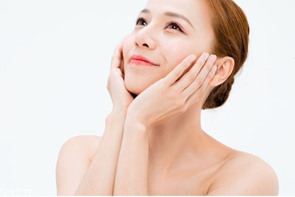 油性敏感肌膚用什么護(hù)膚品 油性敏感肌護(hù)膚技巧 油性敏感肌膚用什么護(hù)膚品 油性敏感肌護(hù)膚技巧