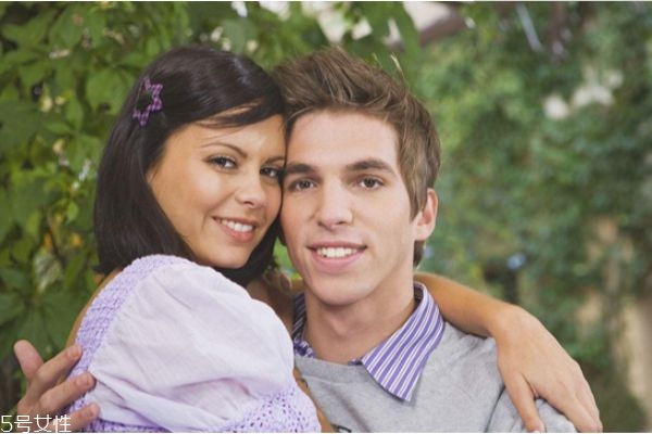 男女戀愛相處多久才能同居 婚前同居的5個心理準備 男女戀愛相處多久才能同居 婚前同居的5個心理準備