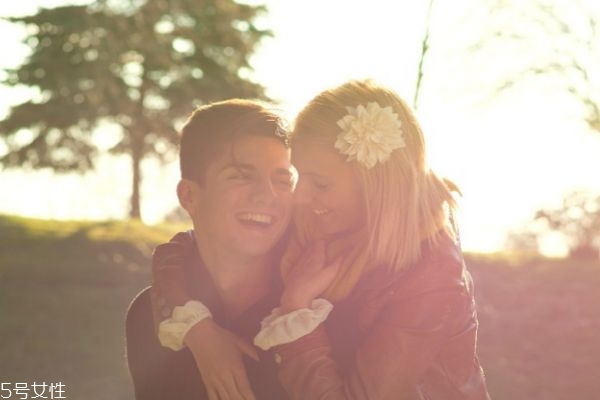 戀愛中占有欲強(qiáng)怎么辦 男人為什么占有欲那么強(qiáng) 戀愛中占有欲強(qiáng)怎么辦 男人為什么占有欲那么強(qiáng)