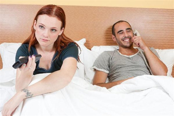 夫妻沒感情了該離婚嗎 夫妻沒感情要為了孩子堅持嗎 夫妻沒感情了該離婚嗎 夫妻沒感情要為了孩子堅持嗎