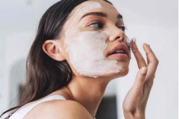 長(zhǎng)期用泥膜好不好 敷泥膜有什么好處 長(zhǎng)期用泥膜好不好 敷泥膜有什么好處