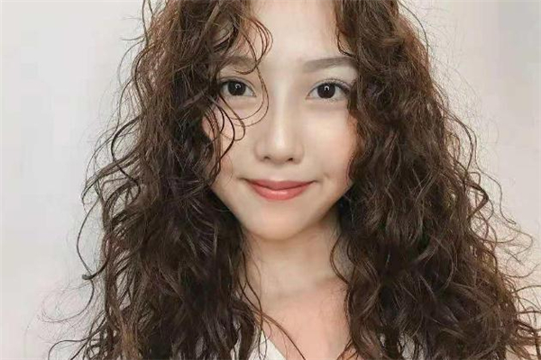 冷燙能保持多久 冷燙后幾天可以洗頭 冷燙能保持多久 冷燙后幾天可以洗頭