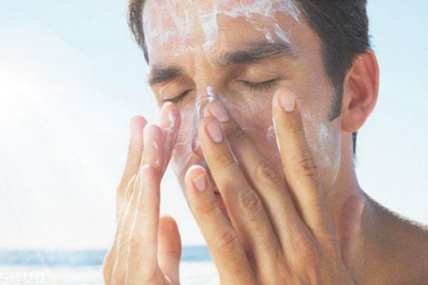 干性肌膚可以用潔面皂嗎 潔面皂是酸性還是堿性 干性肌膚可以用潔面皂嗎 潔面皂是酸性還是堿性