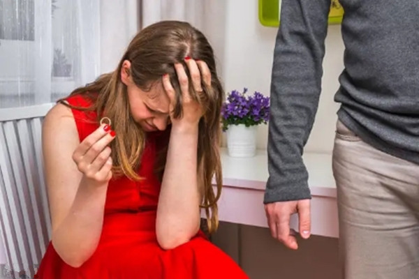 老公有了外遇怎么辦 男人不愛了的四大表現(xiàn) 老公有了外遇怎么辦 男人不愛了的四大表現(xiàn)