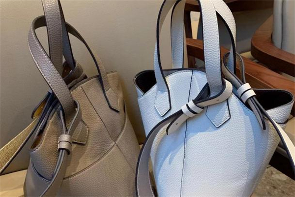 小mk包包是國產嗎 小mk包包在哪買 小mk包包是國產嗎 小mk包包在哪買